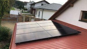 Celočerné solární panely